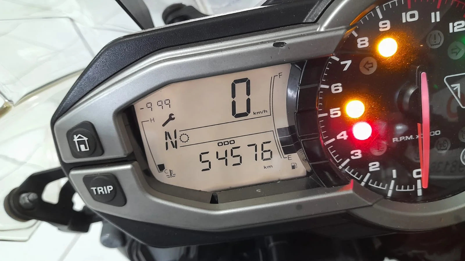 TRIUMPH TIGER 800 XR