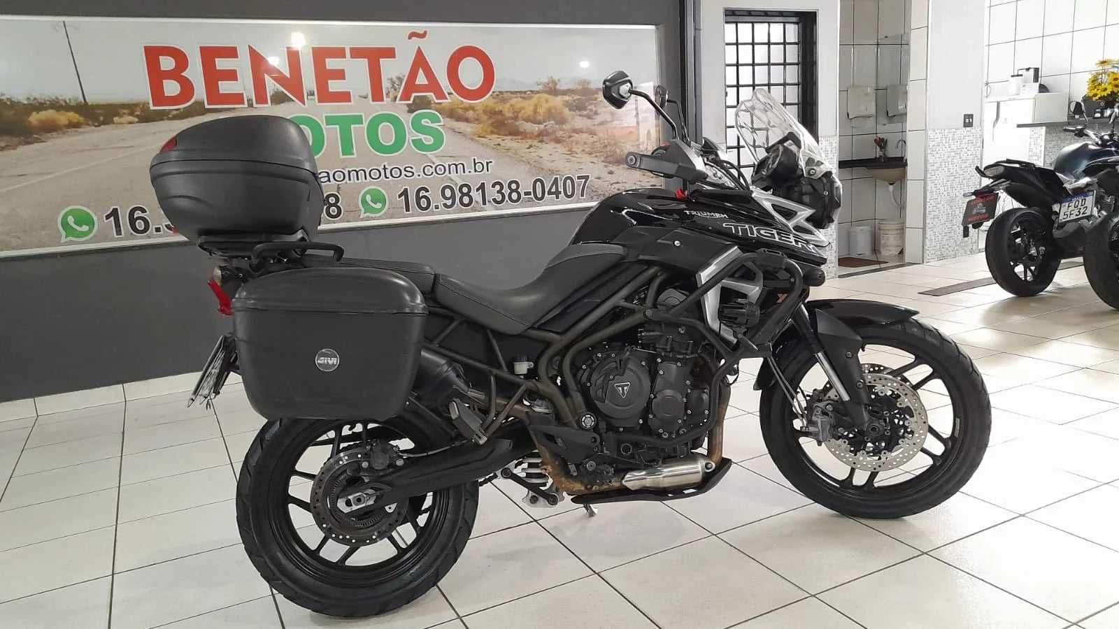TRIUMPH TIGER 800 XR