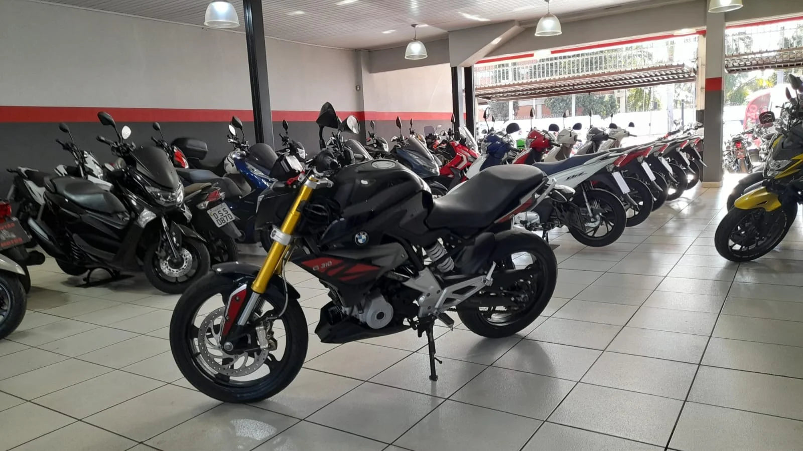 BMW G 310 R