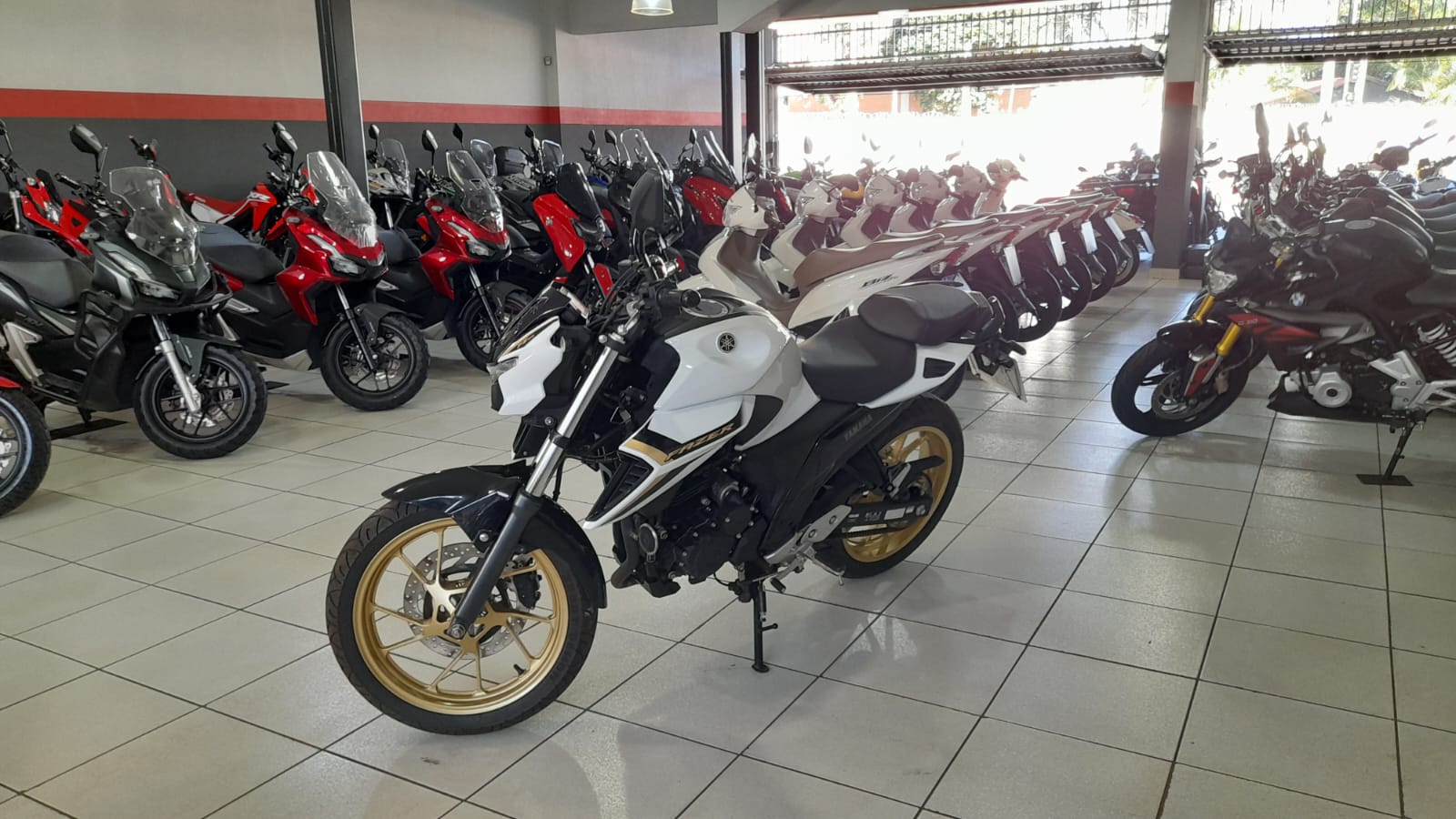 YAMAHA FAZER CONNECTD 250 ABS