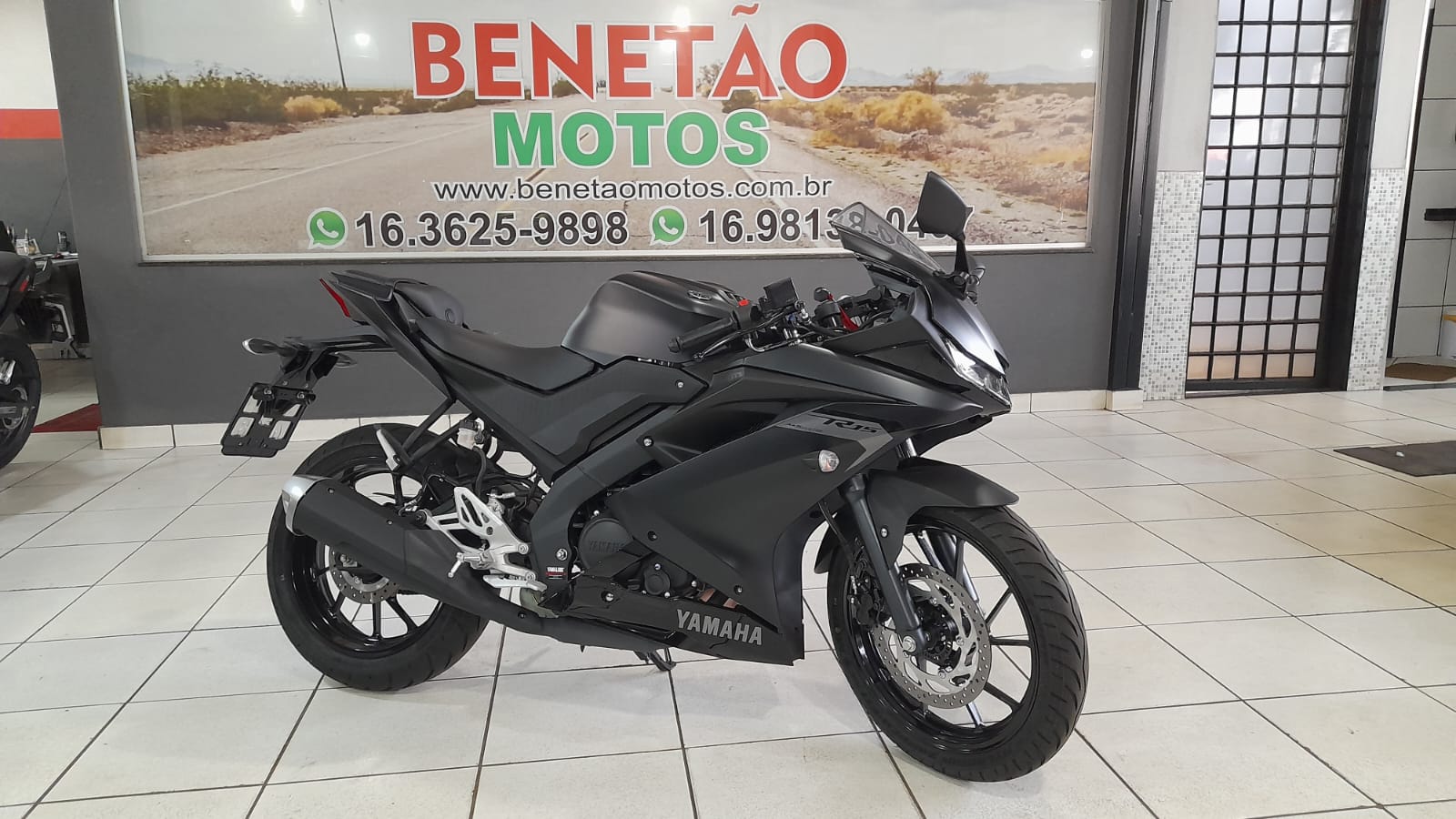 YAMAHA R15