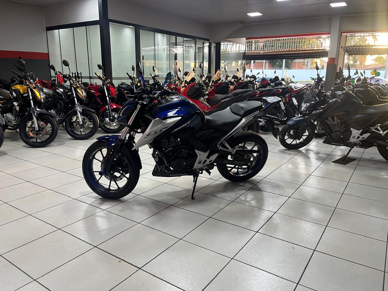 HONDA CB 300F TWISTER