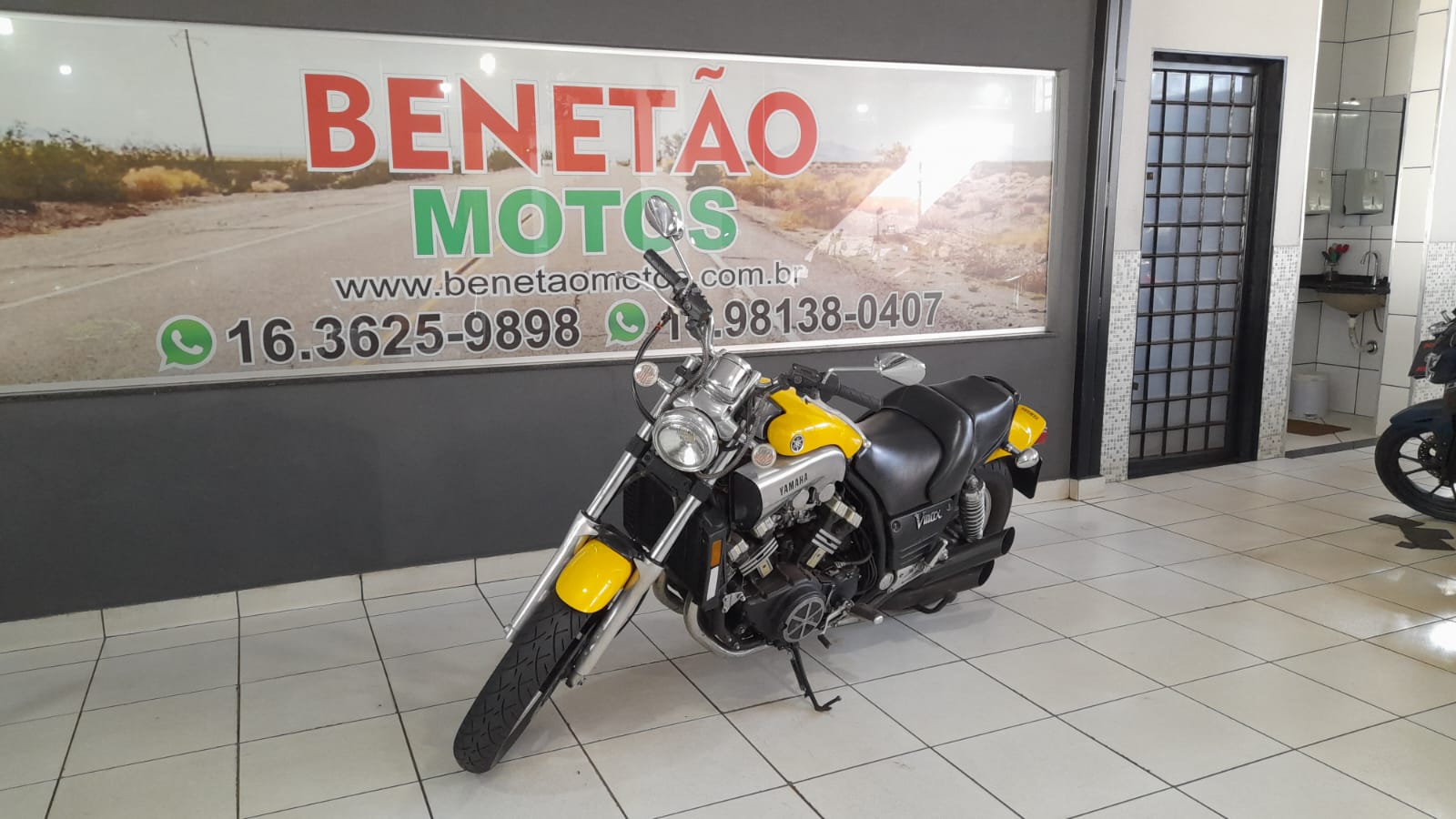 YAMAHA VMAX 1200