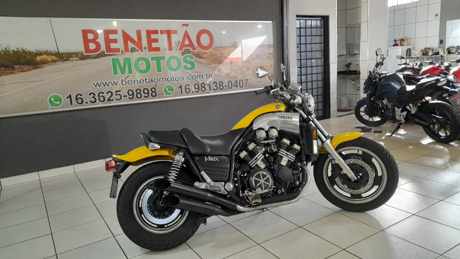 YAMAHA VMAX 1200