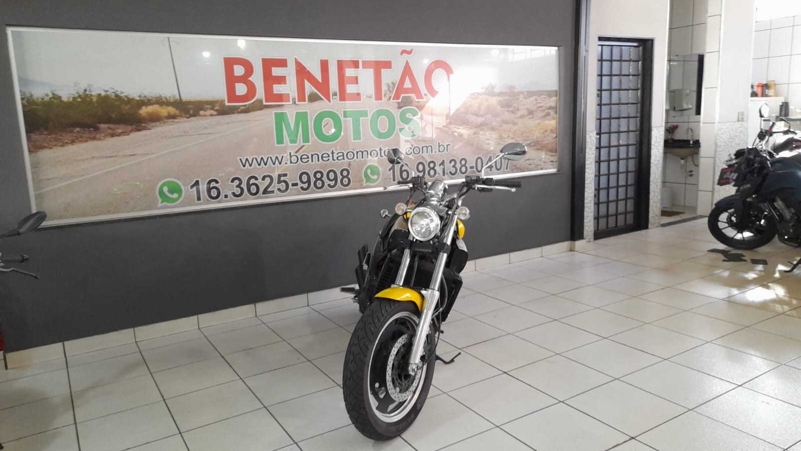 YAMAHA VMAX 1200