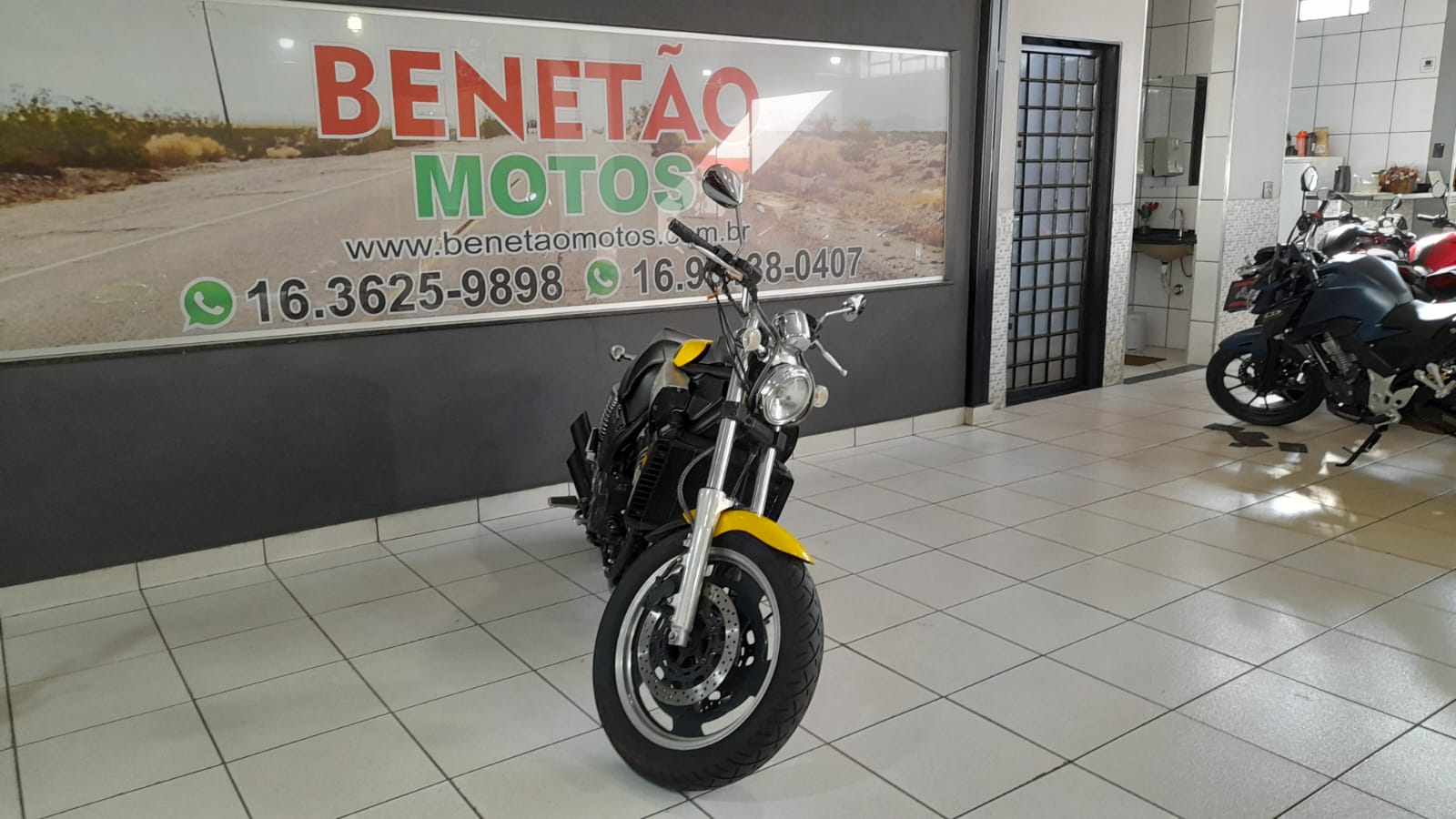 YAMAHA VMAX 1200