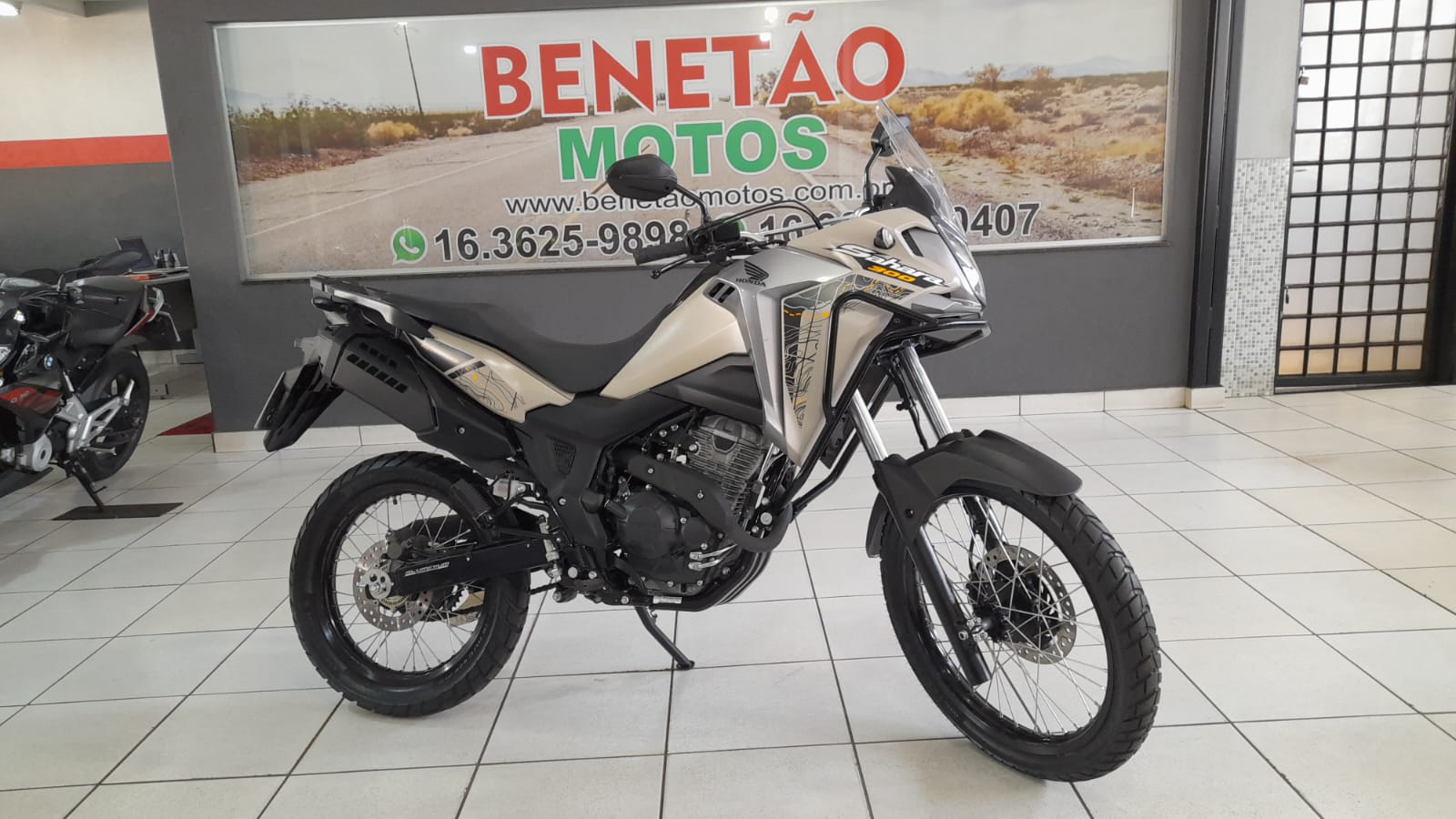 HONDA XRE 300 SAHARA ADVENTURE