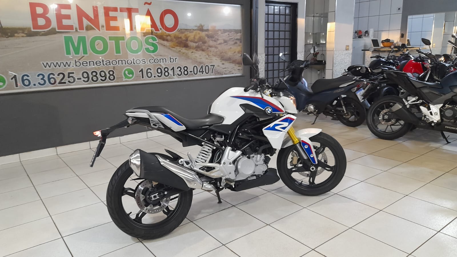 BMW G310 R