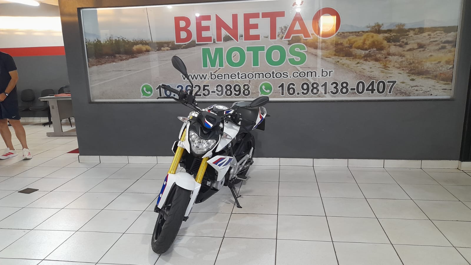 BMW G310 R
