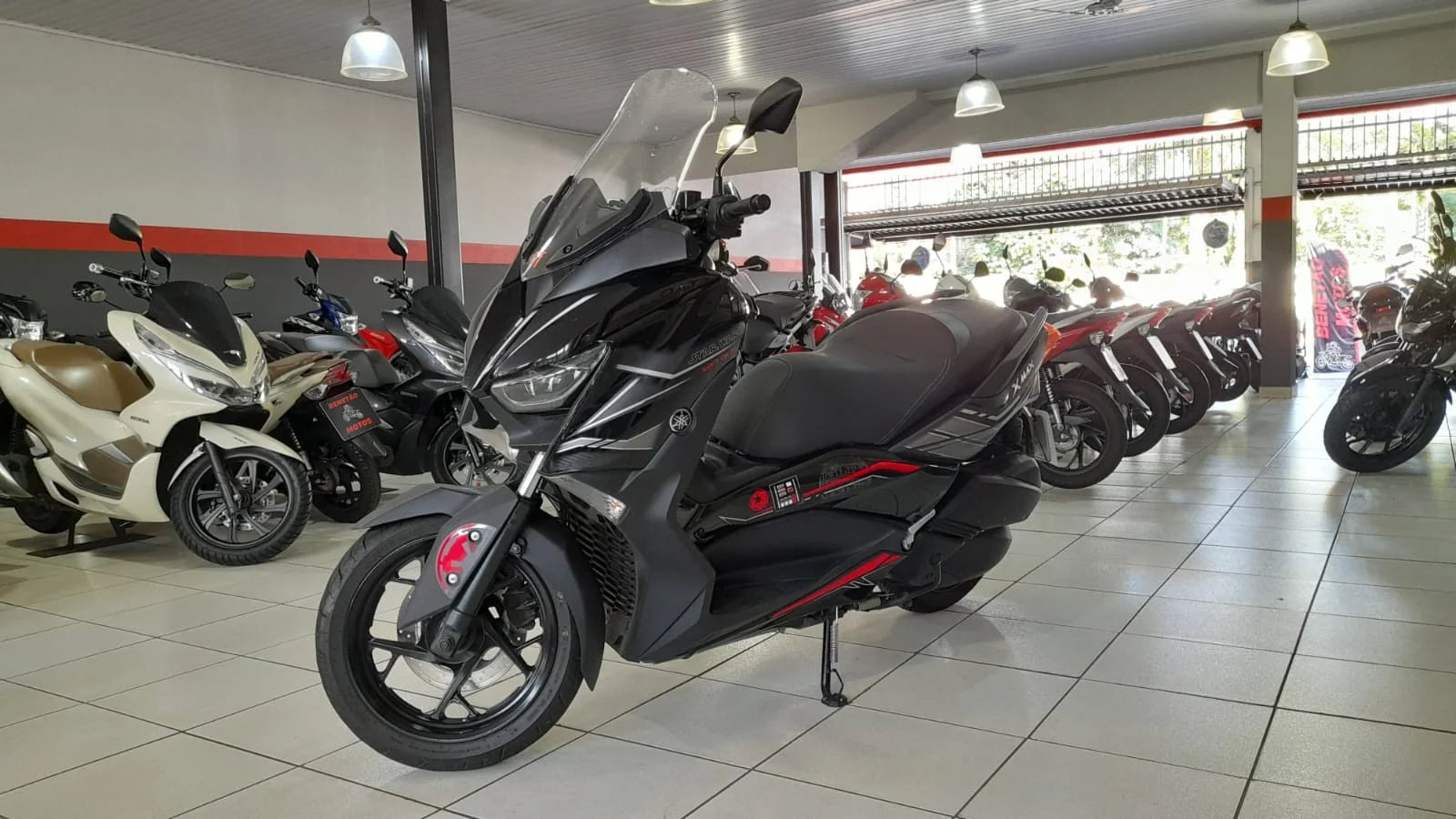 YAMAHA XMAX 250 ABS