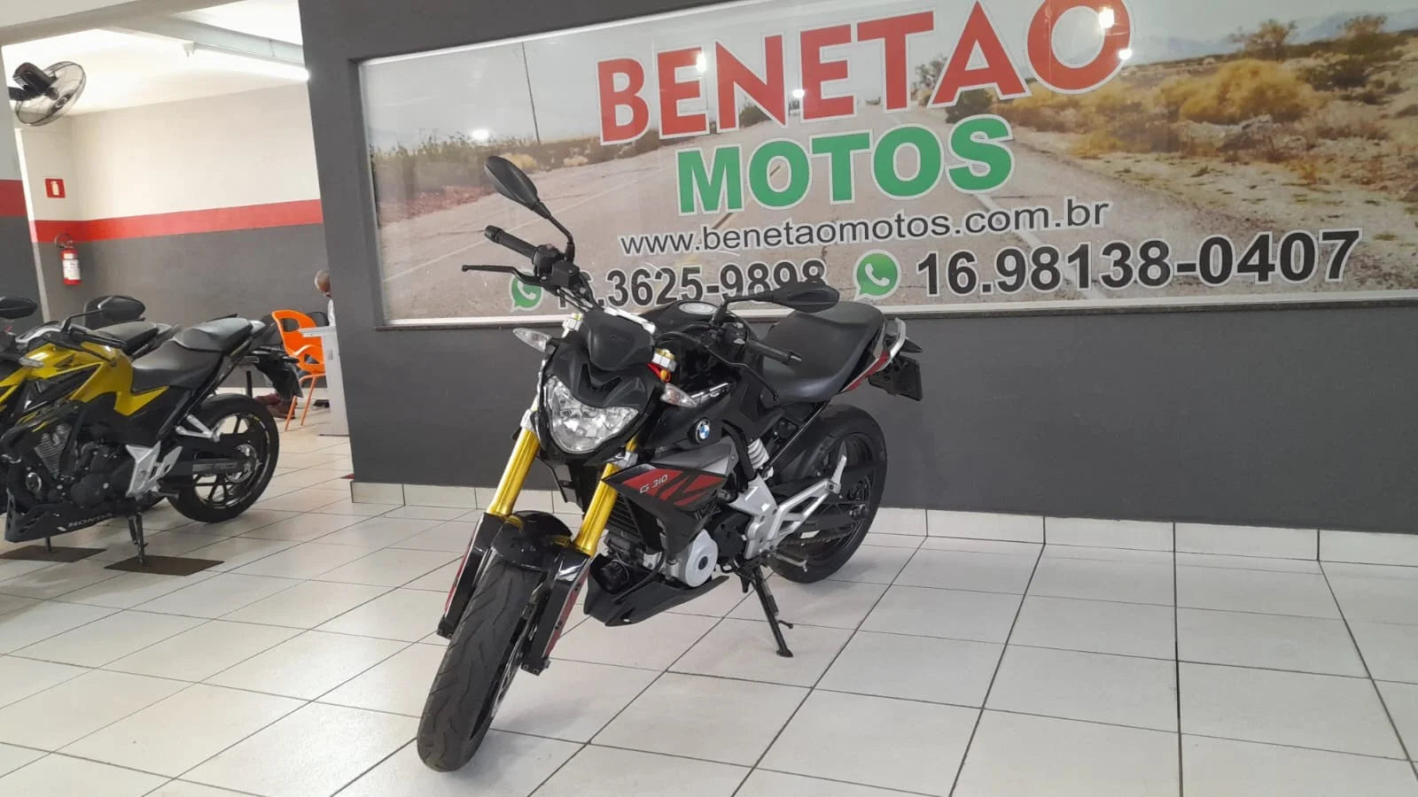 BMW G 310 R