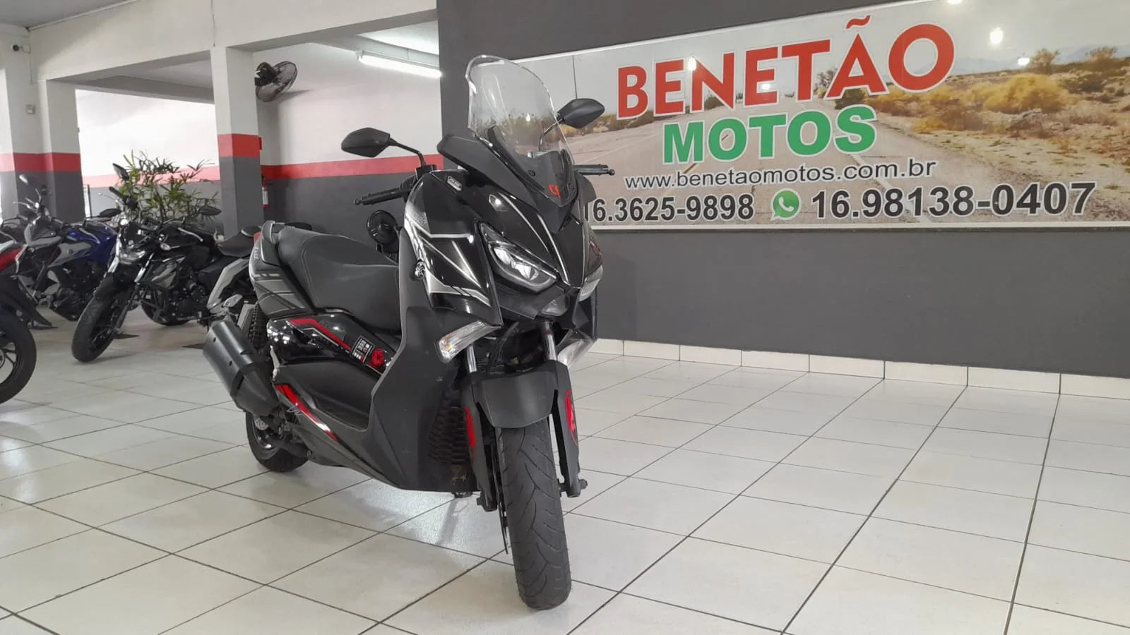 YAMAHA XMAX 250 ABS