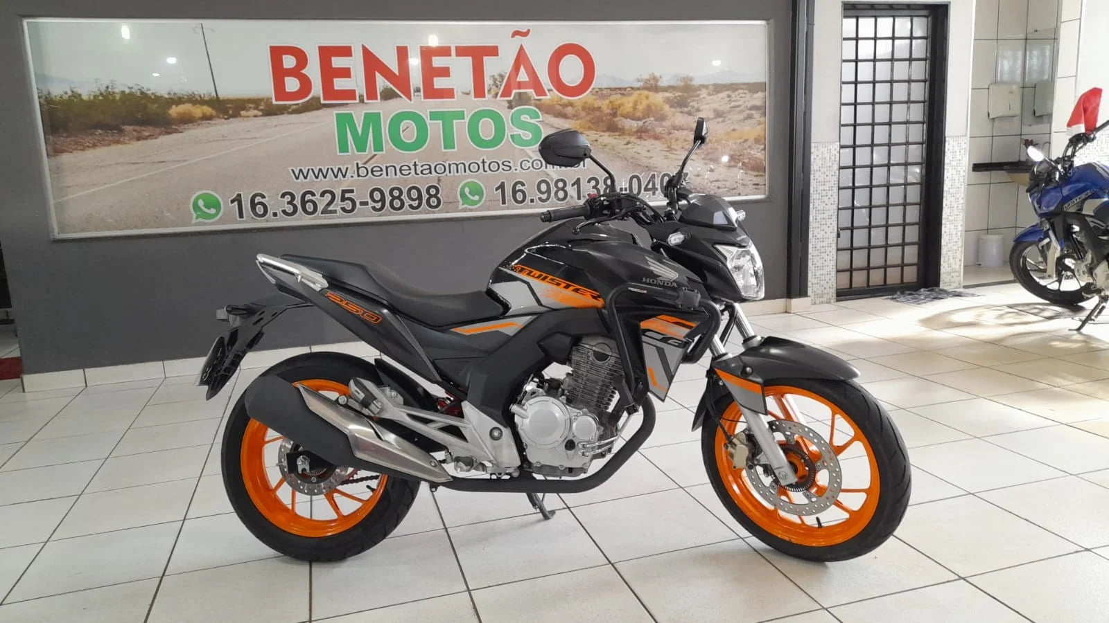 HONDA CB 250 TWISTER