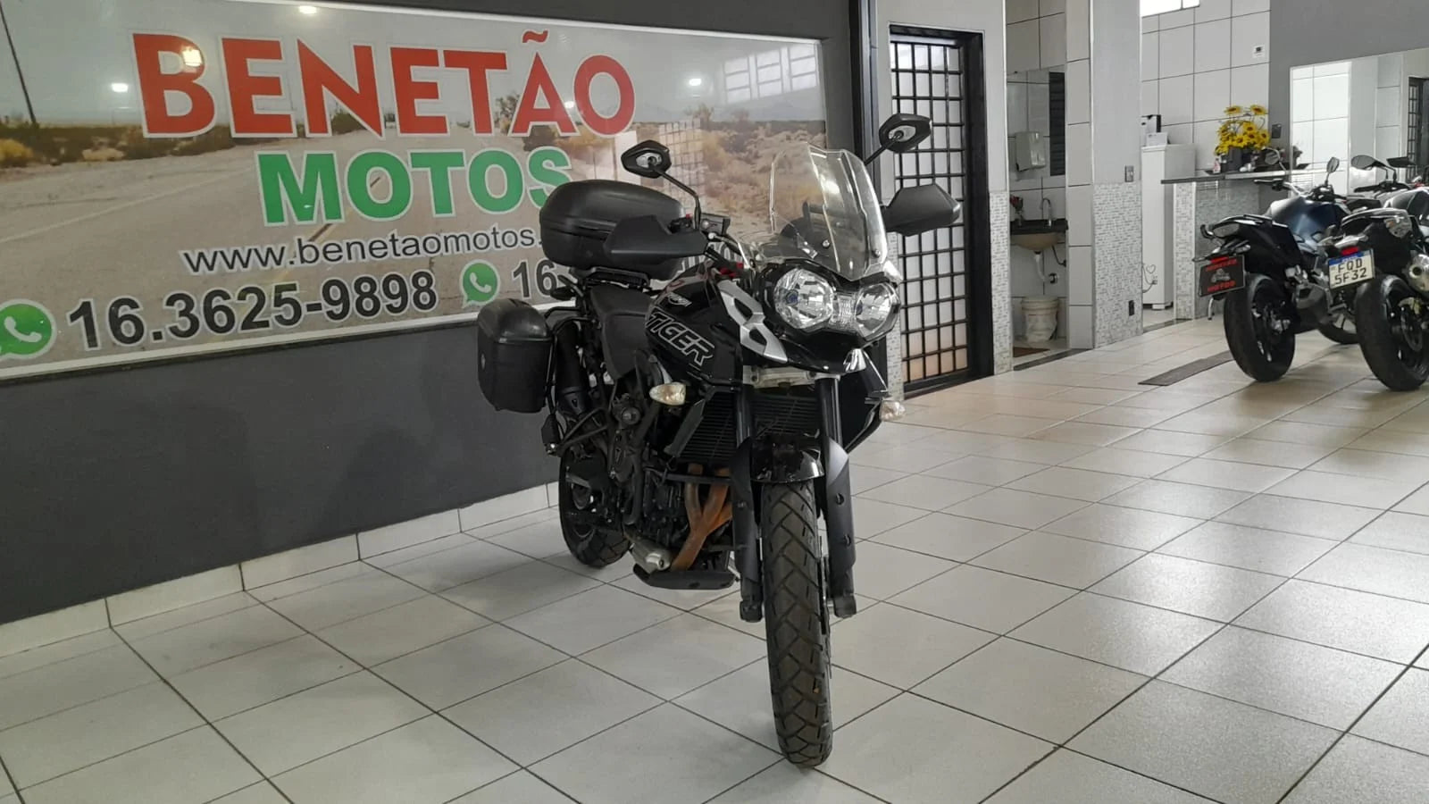 TRIUMPH TIGER 800 XR