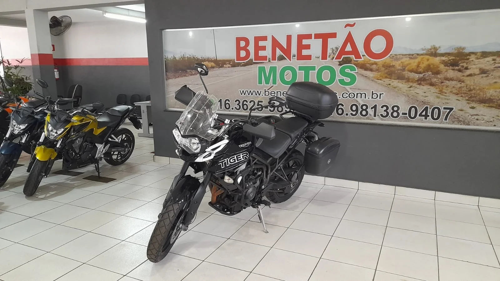 TRIUMPH TIGER 800 XR