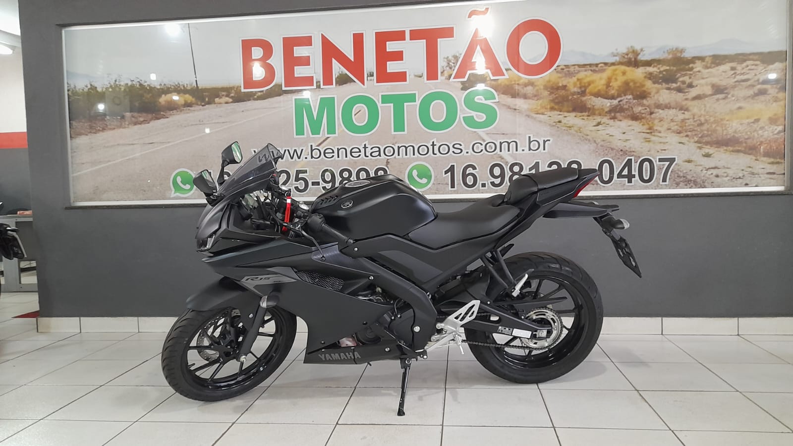 YAMAHA R15