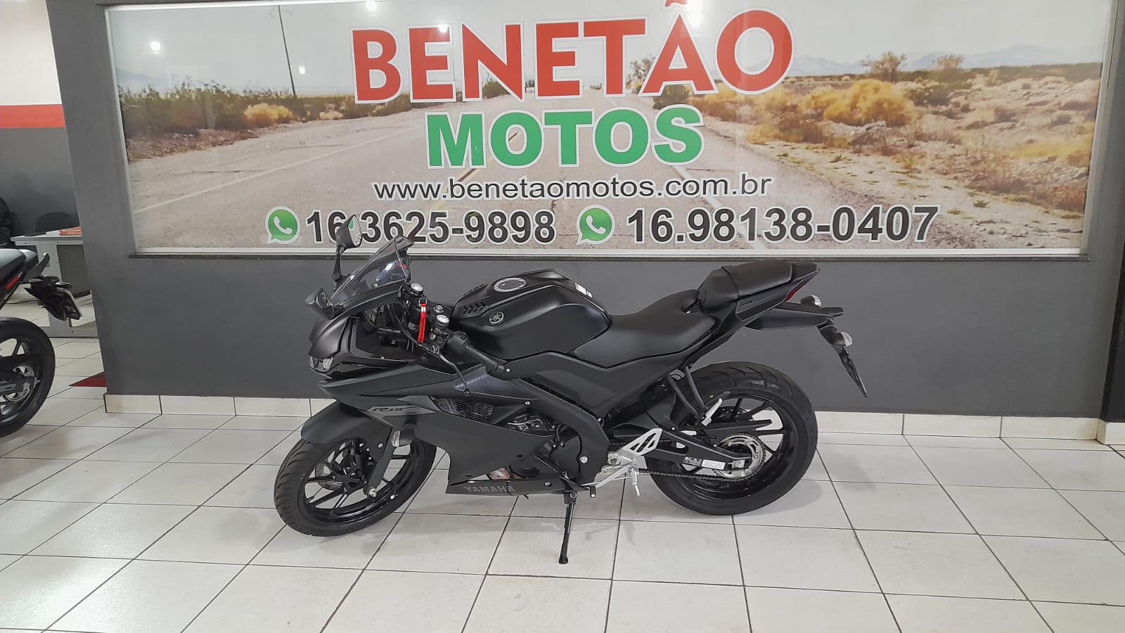 YAMAHA R15