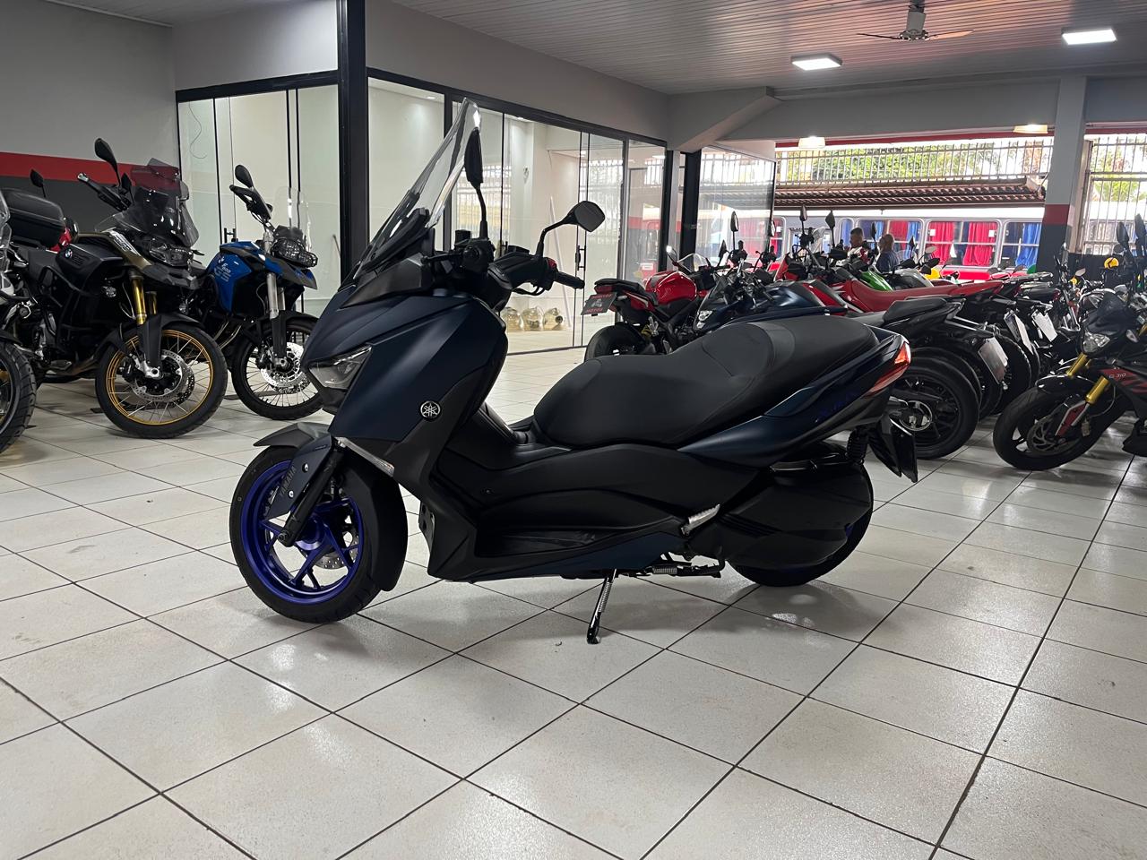 YAMAHA XMAX 250 ABS