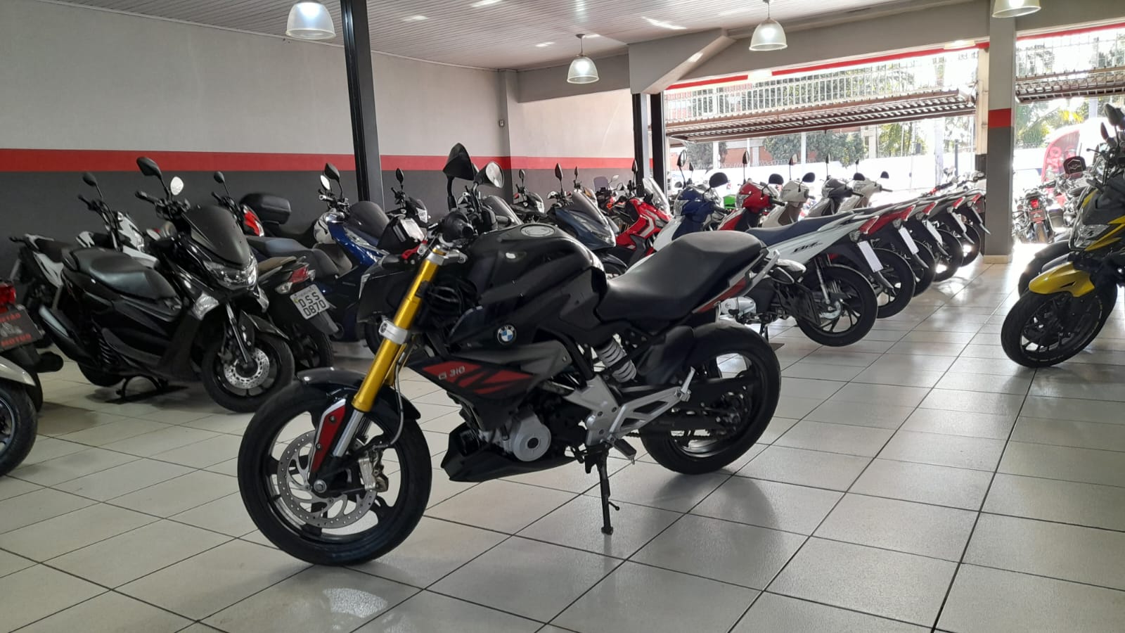BMW G310R