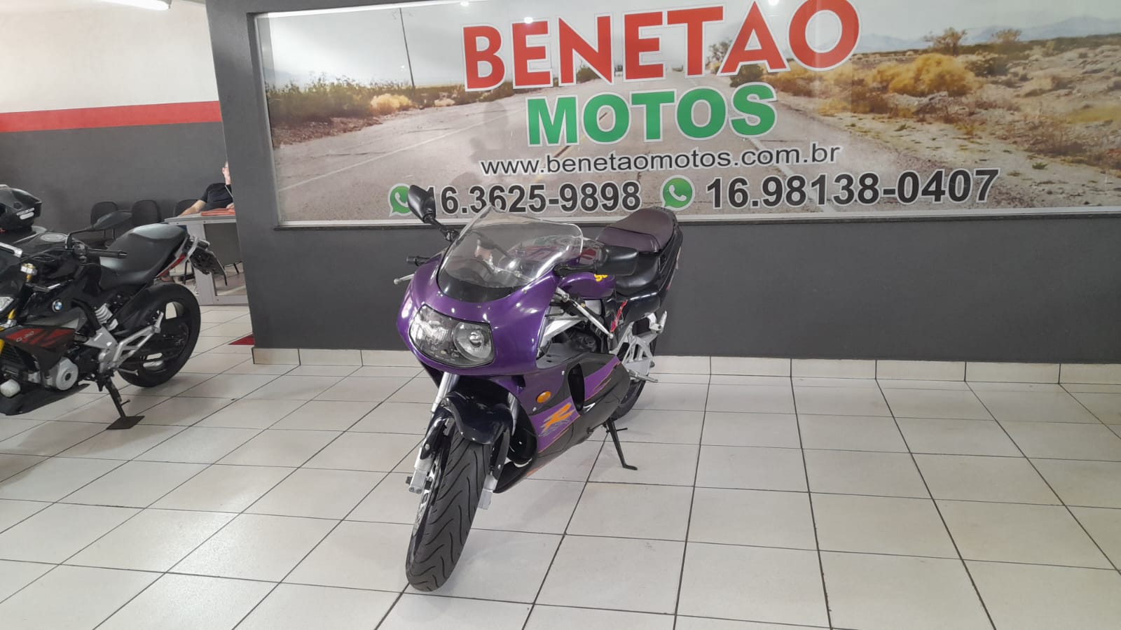 SUZUKU GSXR 750