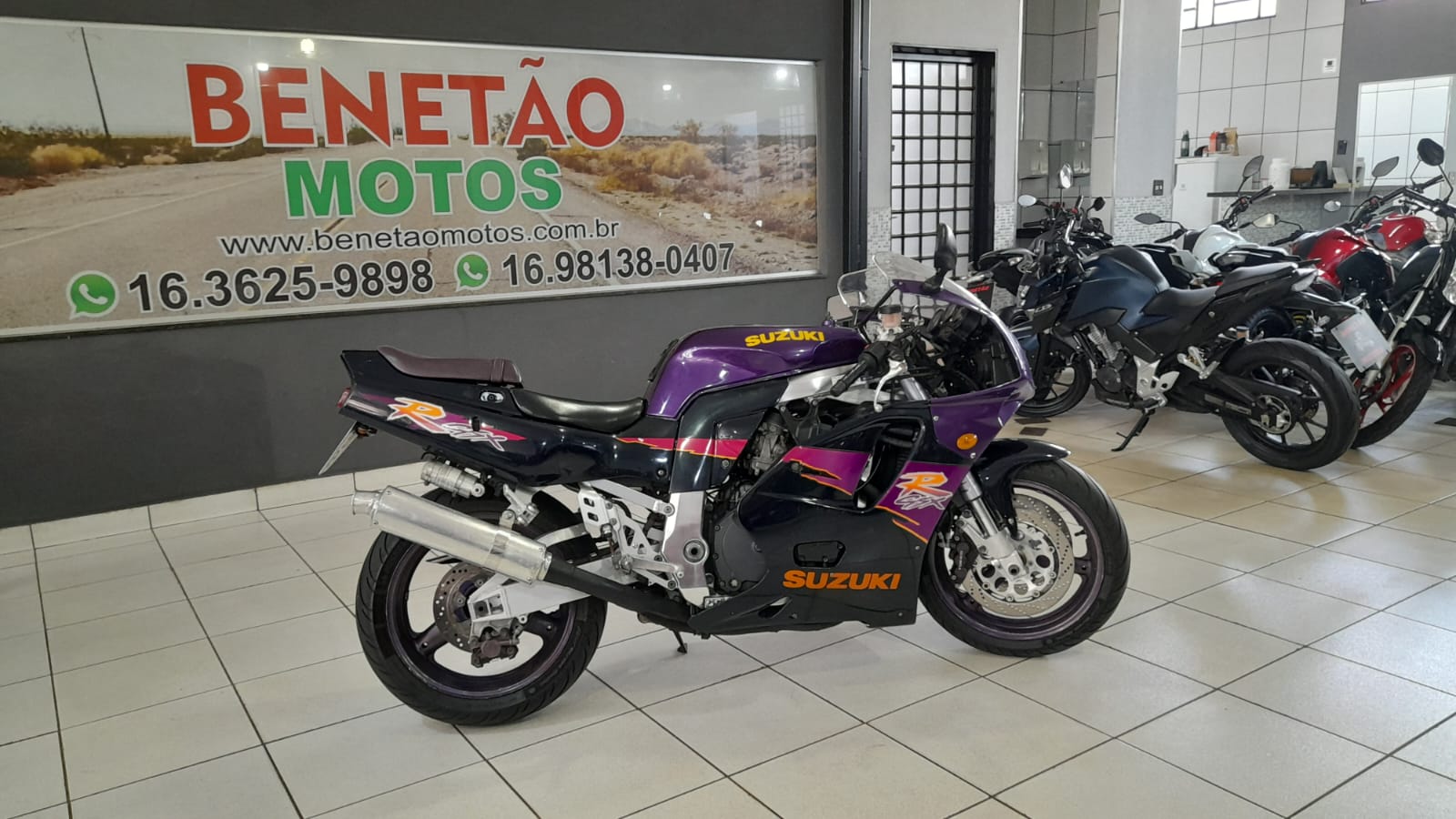SUZUKU GSXR 750