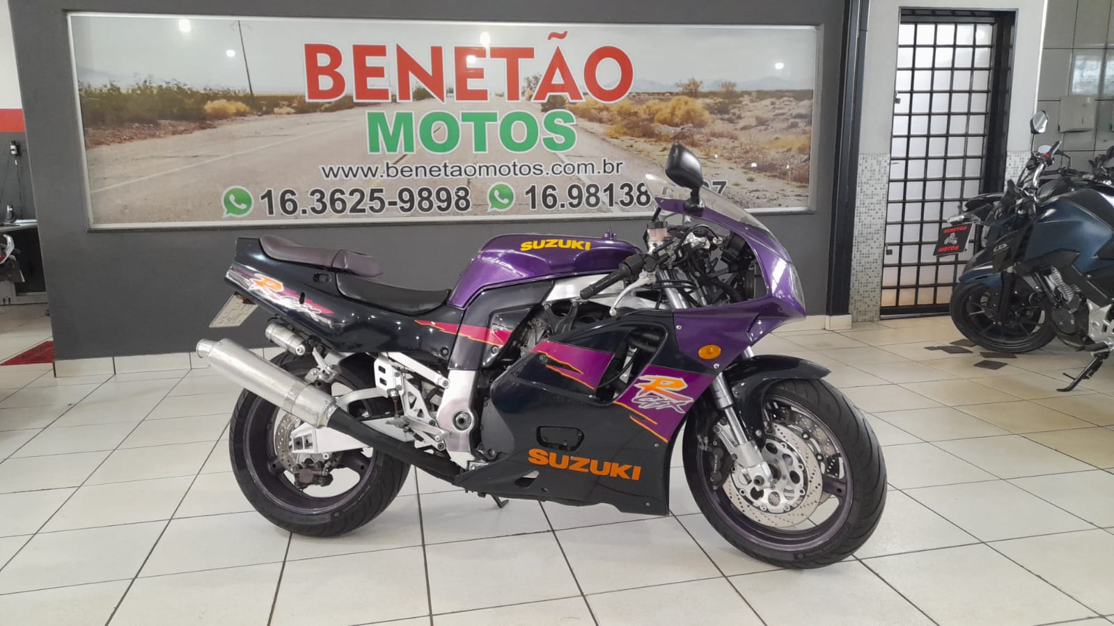 SUZUKU GSXR 750