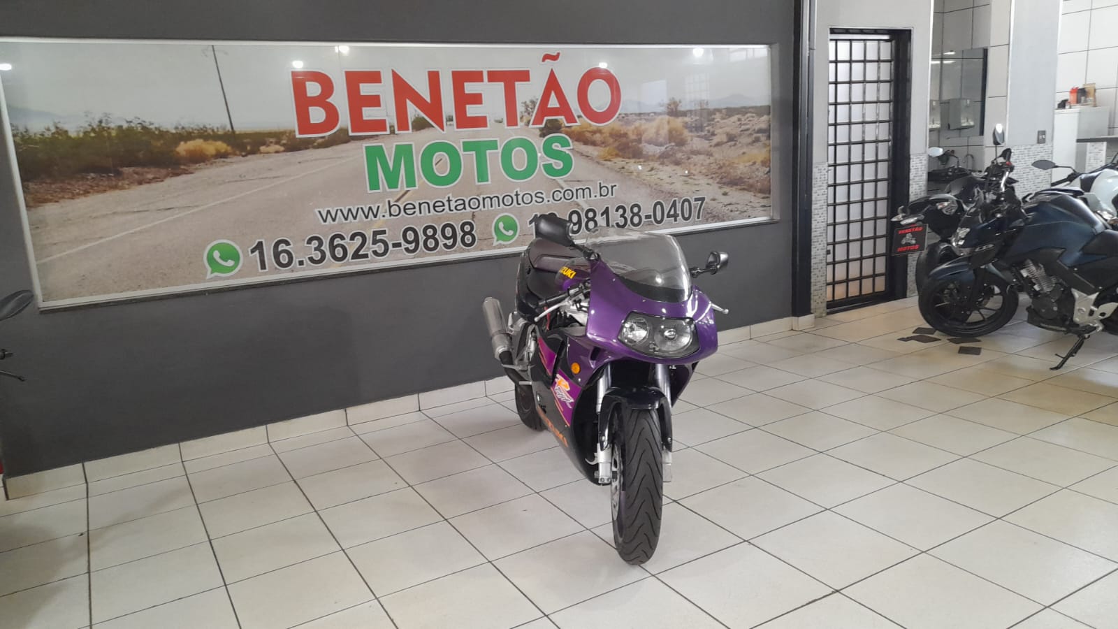 SUZUKU GSXR 750