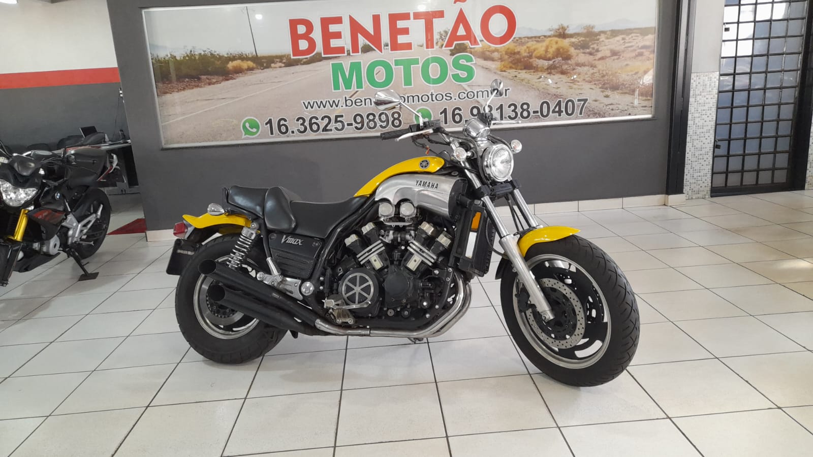 YAMAHA VMAX 1200