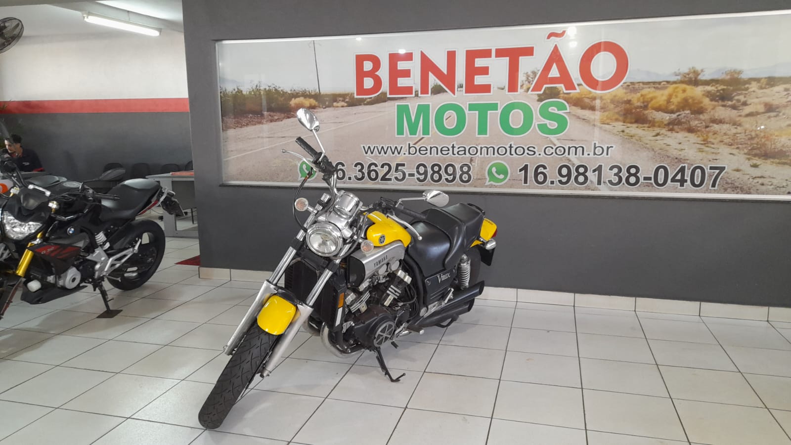 YAMAHA VMAX 1200