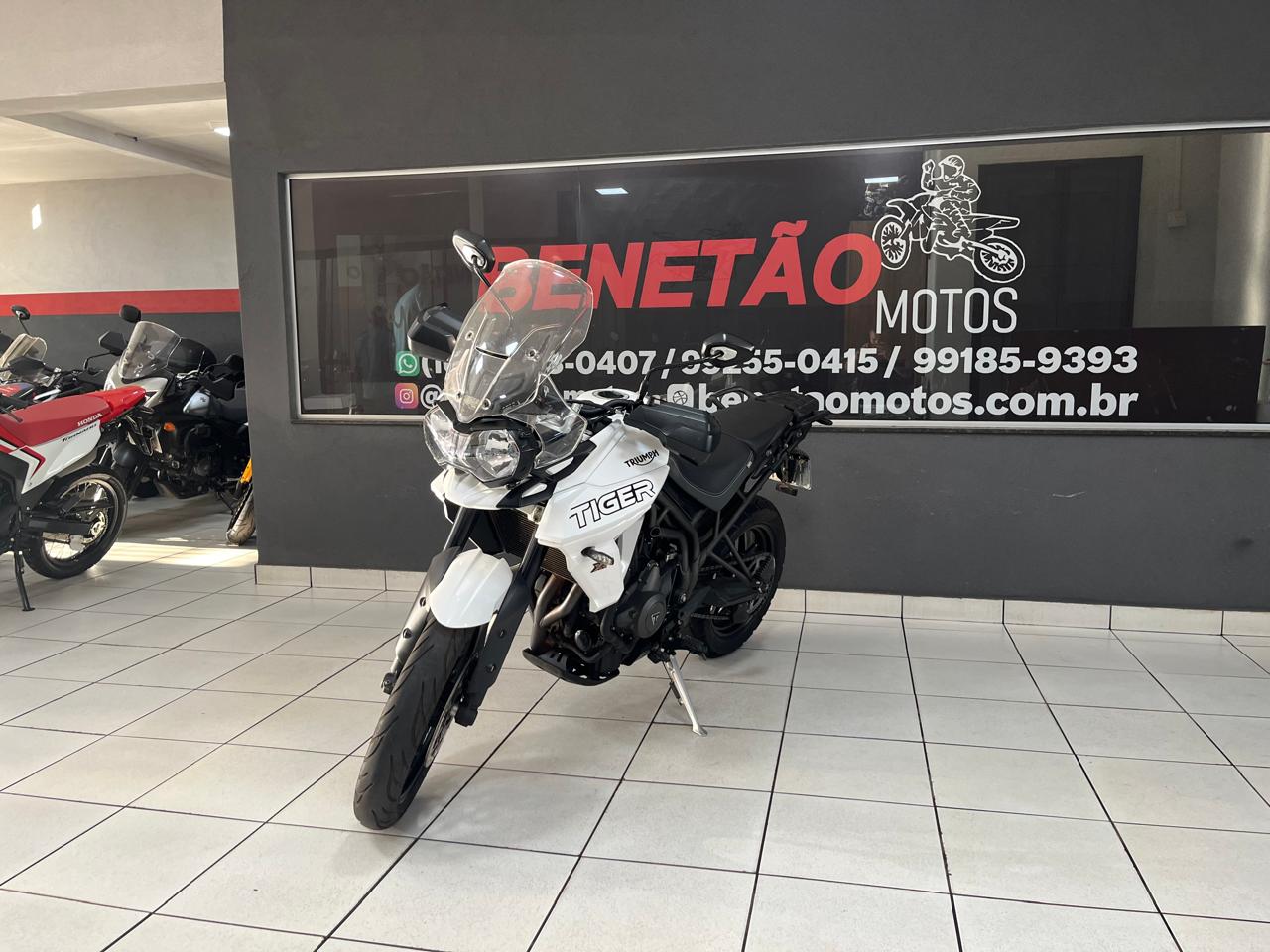 TRIUMPH TIGER 800 XRX