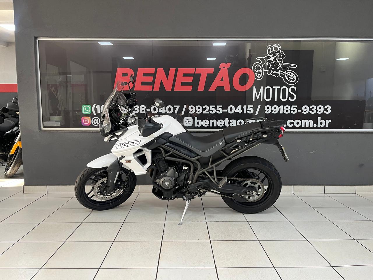 TRIUMPH TIGER 800 XRX