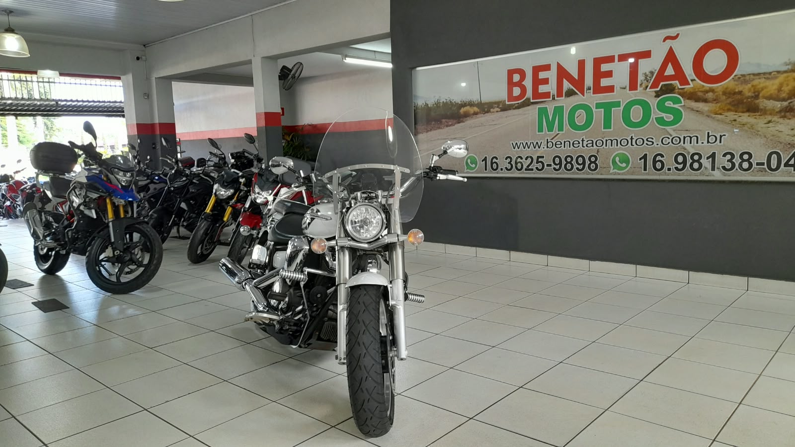 YAMAHA XVS950A MIDNIGHT STAR