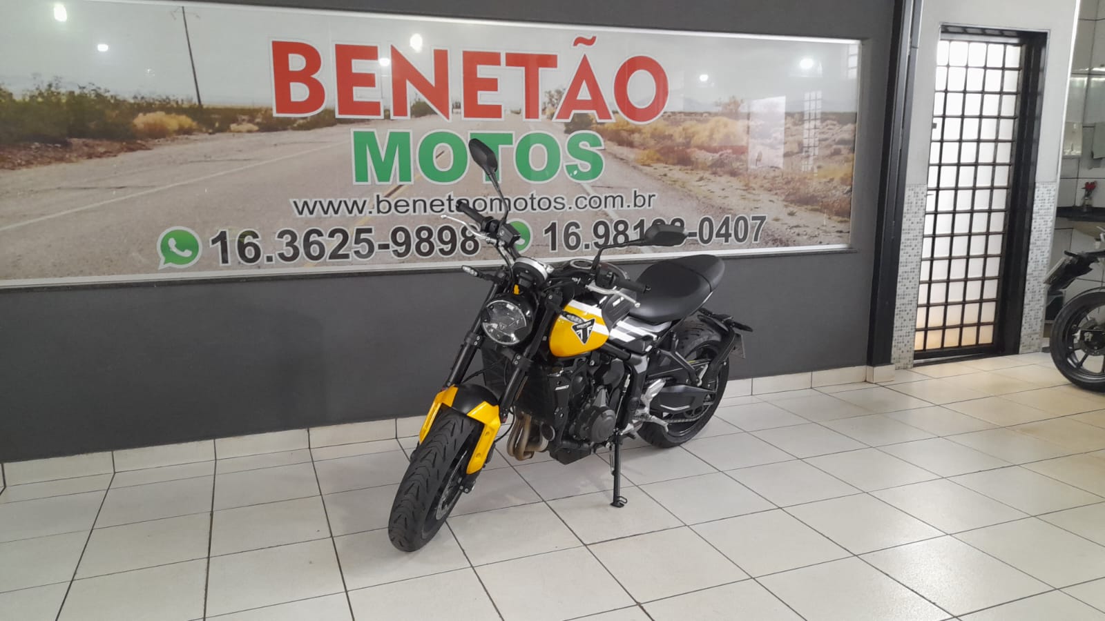 TRIUMPH TRIDENTE 660