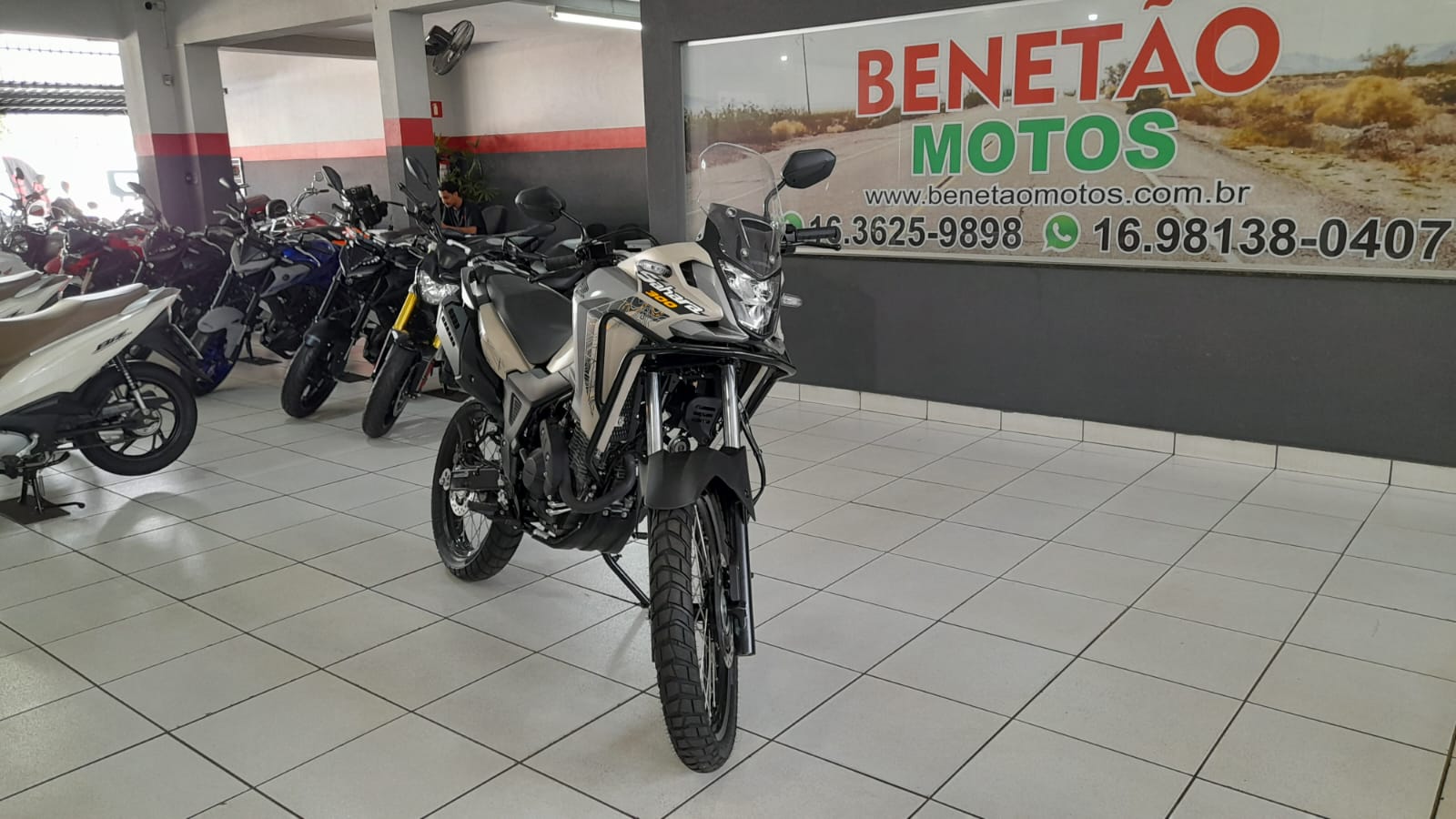 HONDA XRE 300 SAHARA ADVENTURE