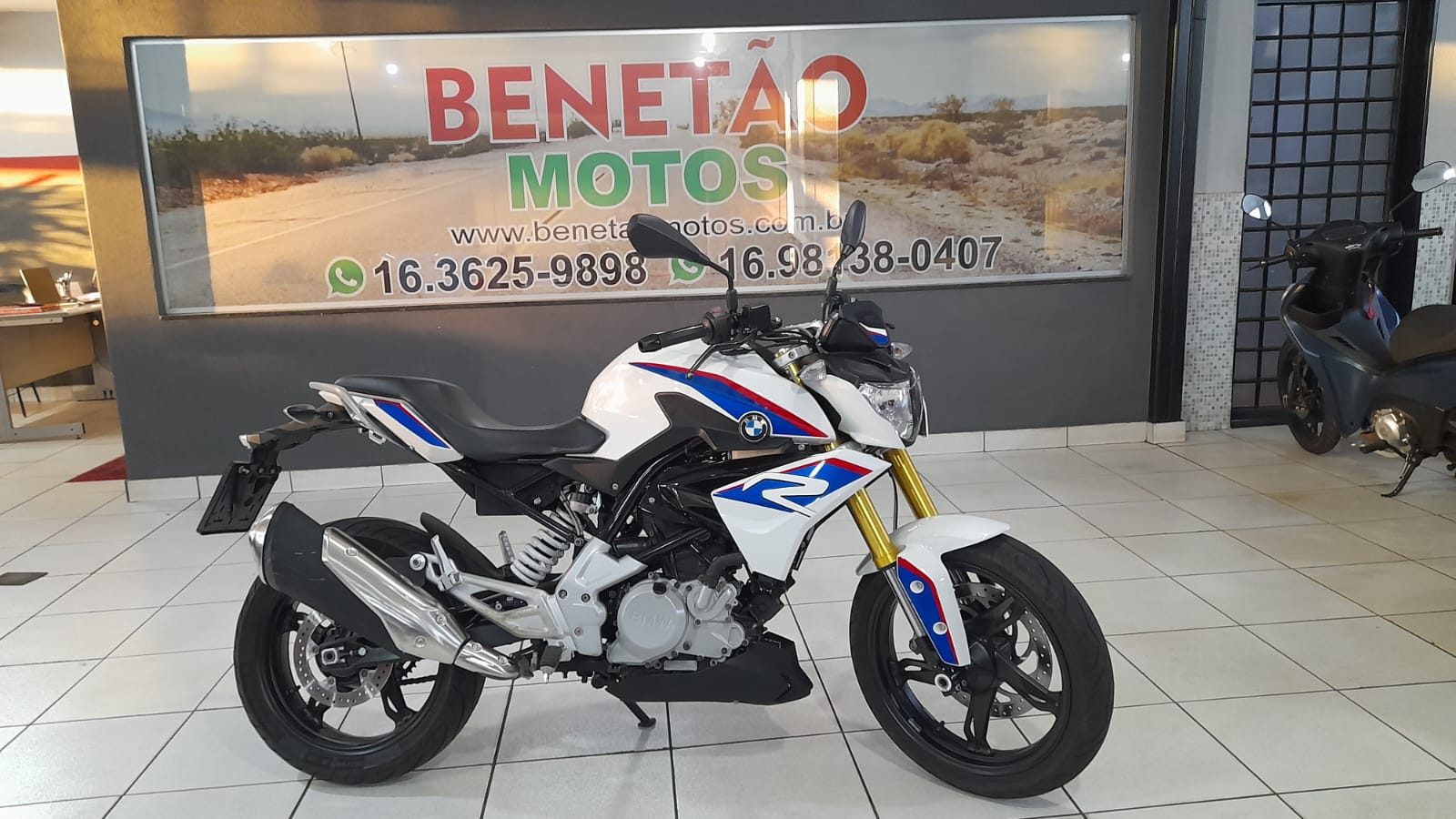 BMW G310 R