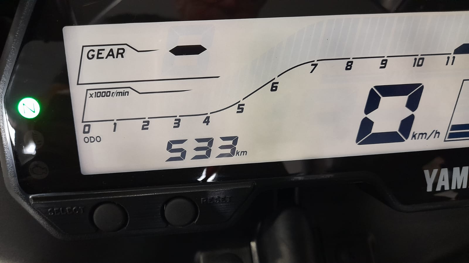 YAMAHA R15