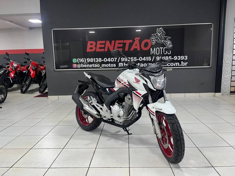 Honda CB 250 TWISTER BRANCA 2022 foto 3