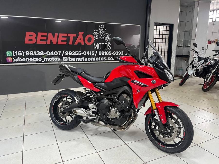 Yamaha MT 09 TRACER VERMELHA 2023 foto 2
