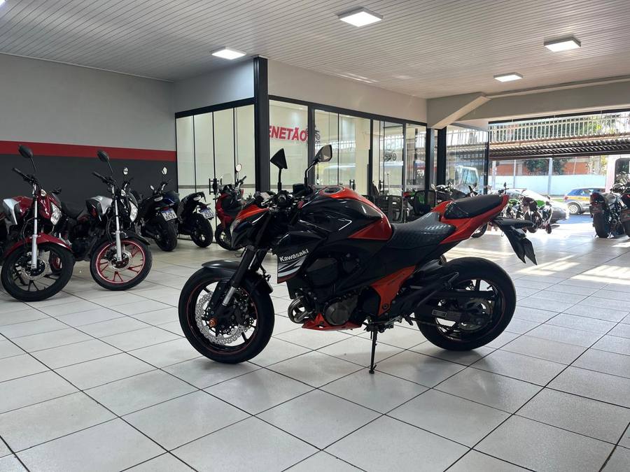 Kawasaki Z800 LARANJA 2014 foto 4
