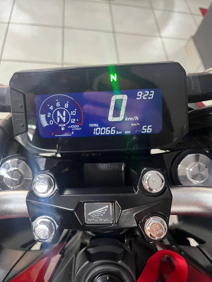 Honda CB300F TWISTER CBS VERMELHA 2025 foto 8